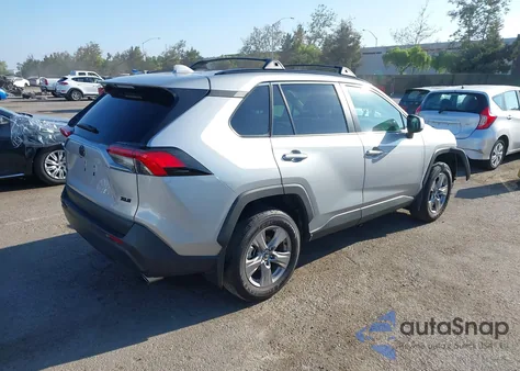 2024 Toyota Rav4 Xle из США, поврежденный, VIN 2T3W1RFV6RW341748